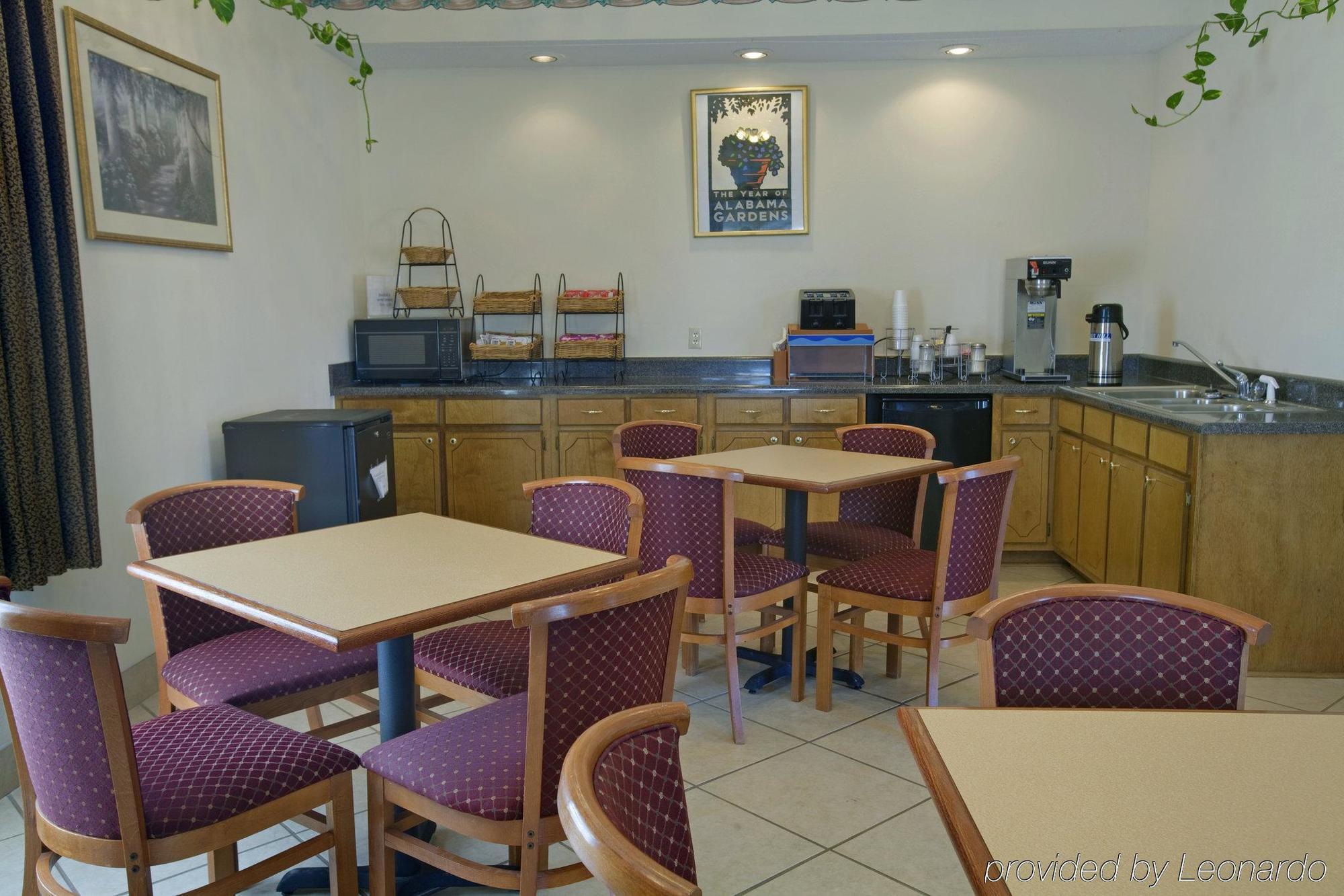 Americas Best Value Inn - Monroeville Restaurang bild
